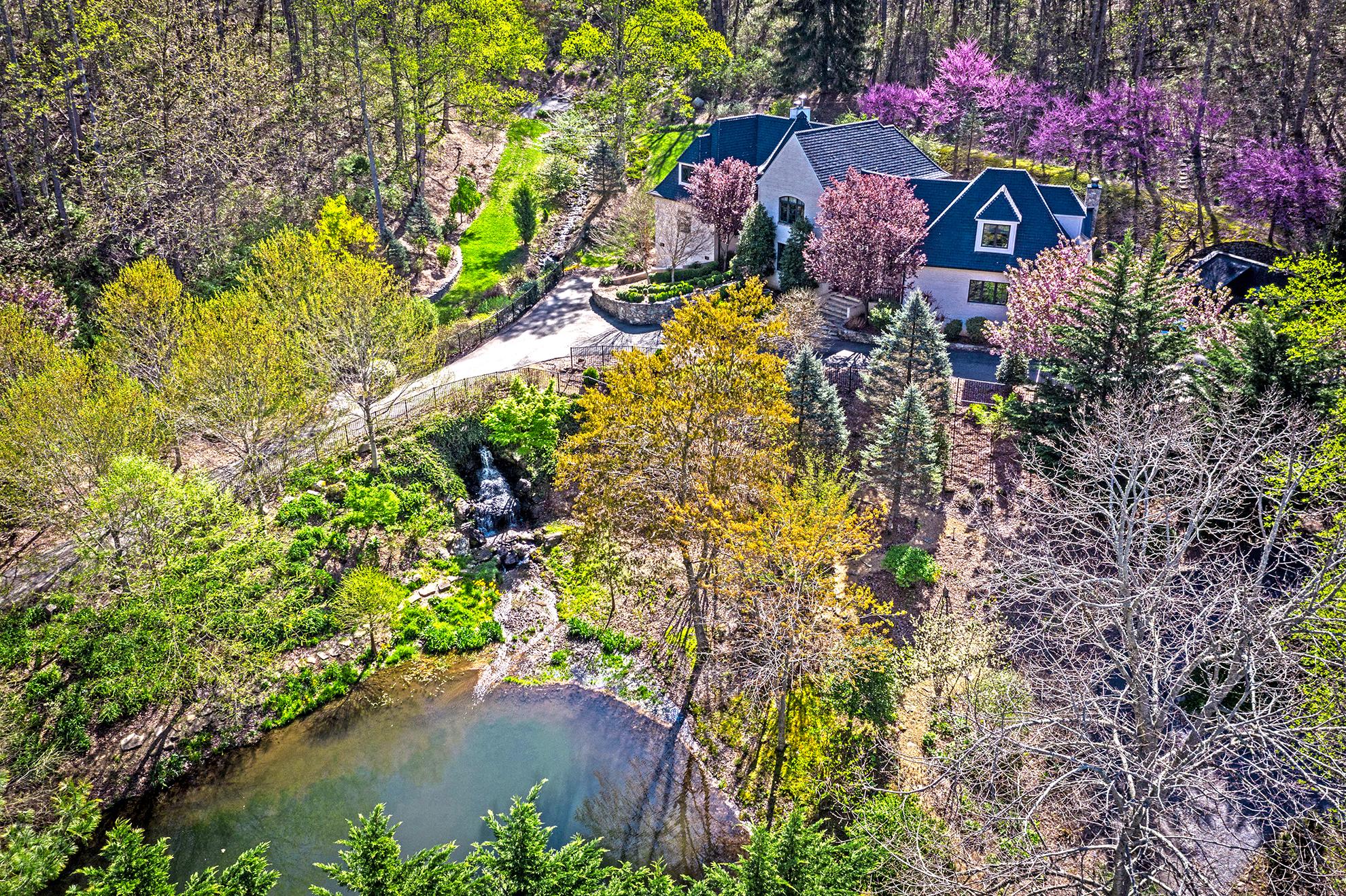 chateaux-aerial-view